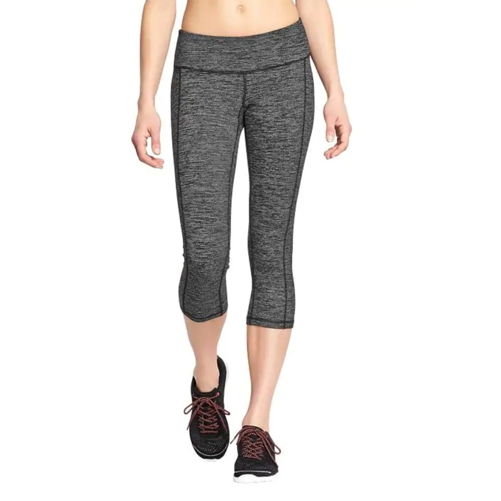 Old Navy Gray Mid Rise Striped Capri Leggings